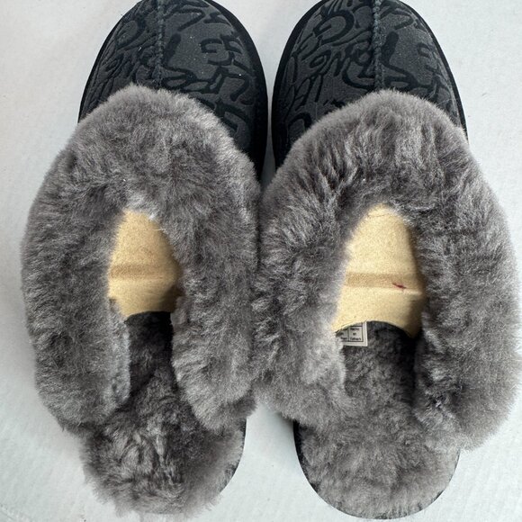 UGG Slippers - Picture 3 of 7